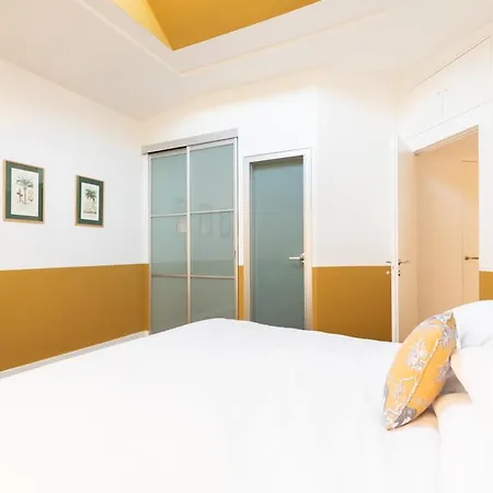 Casa Angelica, A Burghesius